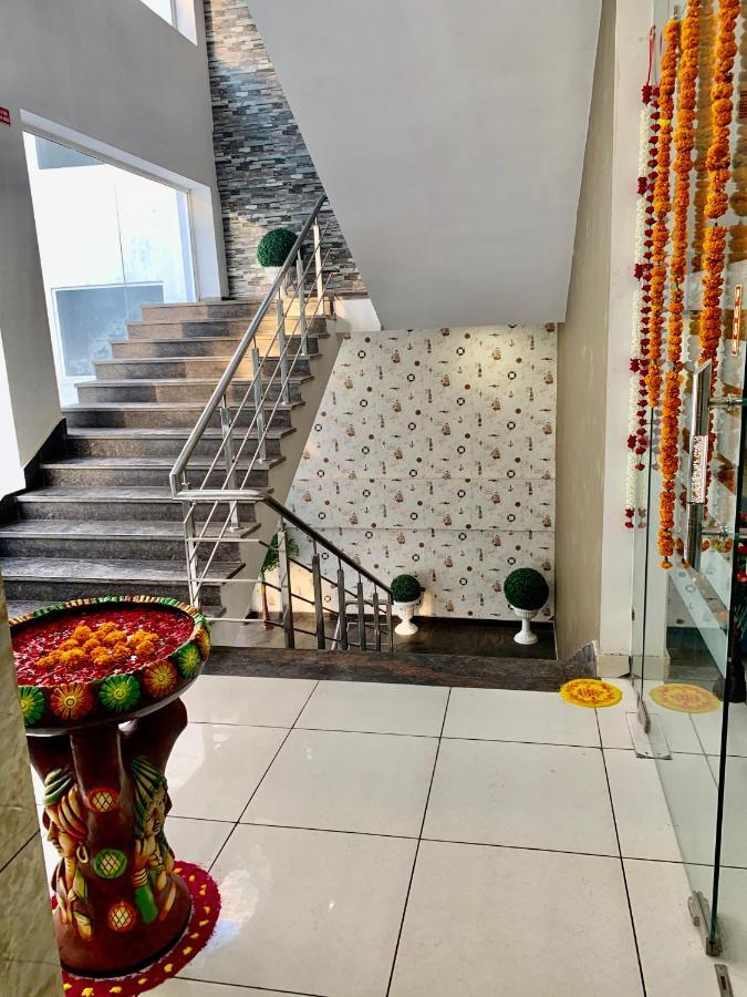 Amora Rooms Dwarka Nova Deli Exterior foto