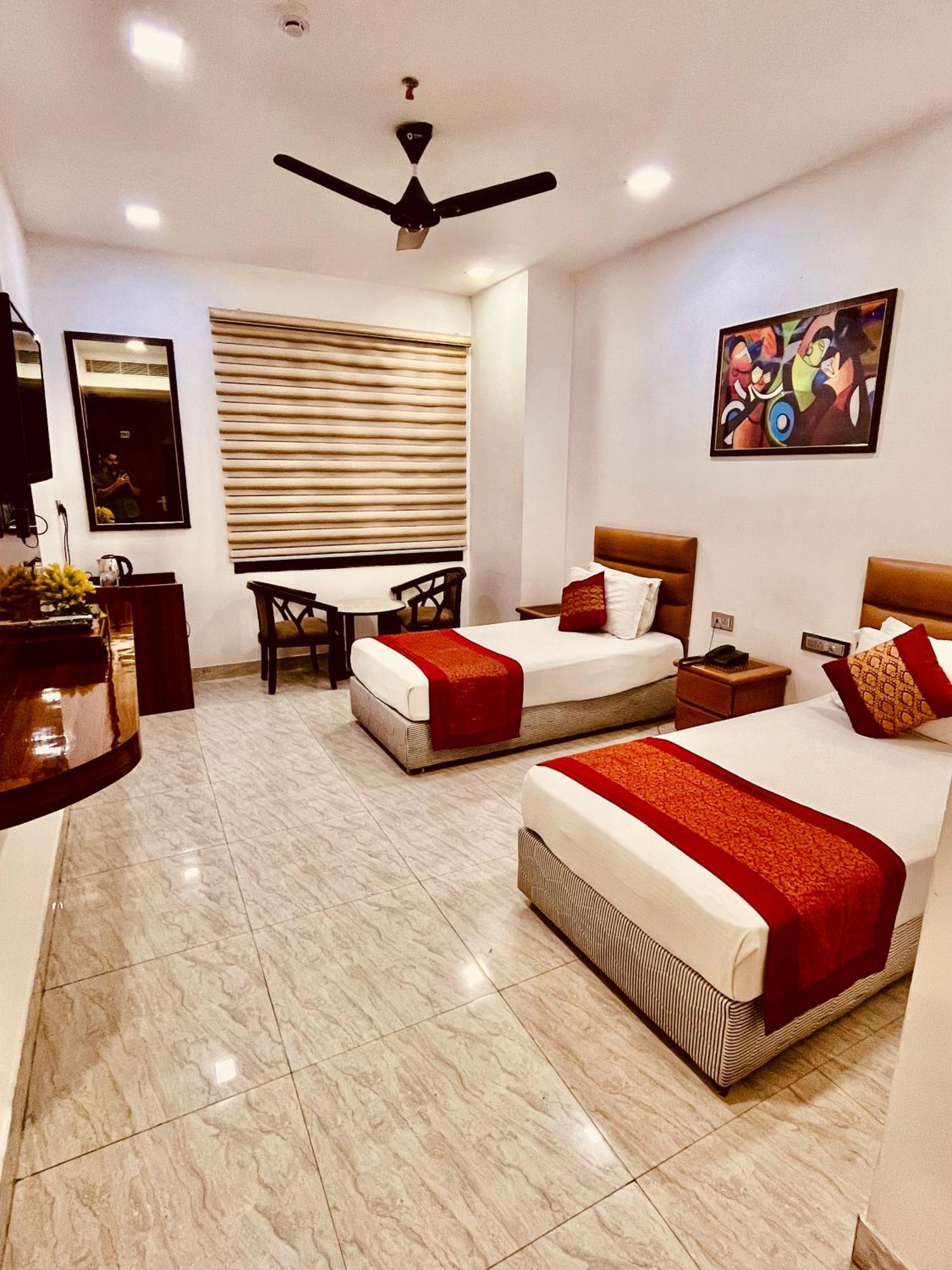 Amora Rooms Dwarka Nova Deli Exterior foto