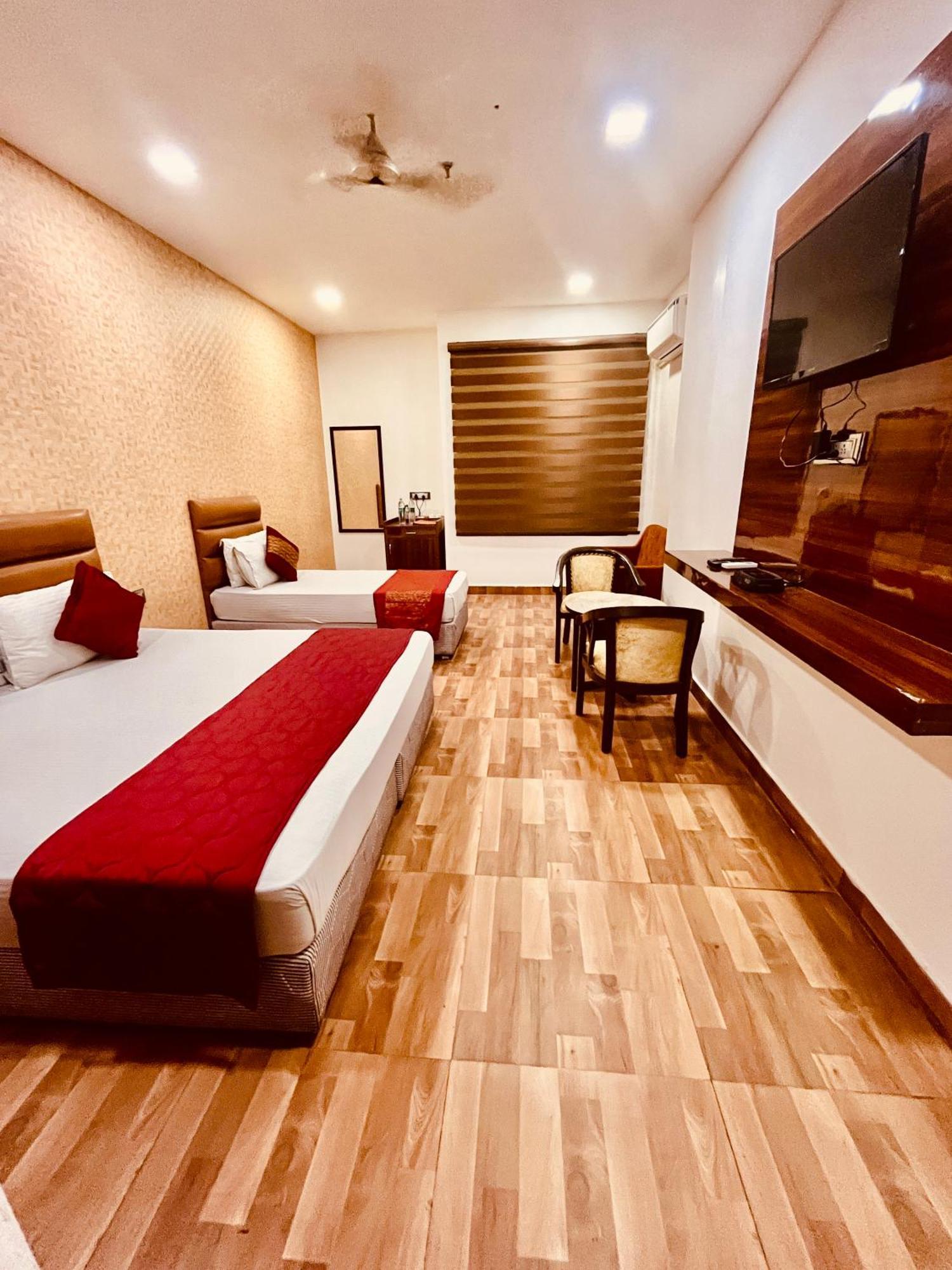 Amora Rooms Dwarka Nova Deli Exterior foto