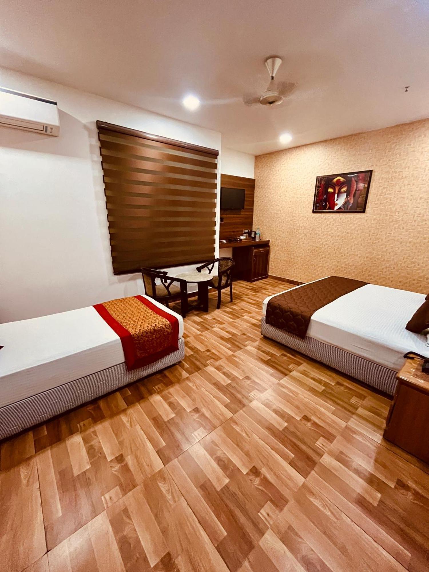 Amora Rooms Dwarka Nova Deli Exterior foto