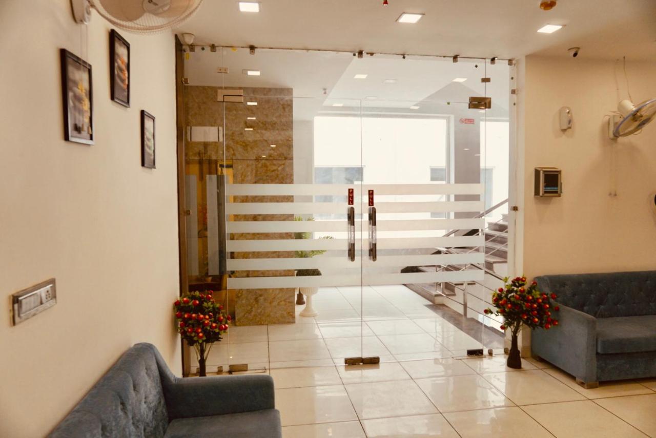 Amora Rooms Dwarka Nova Deli Exterior foto