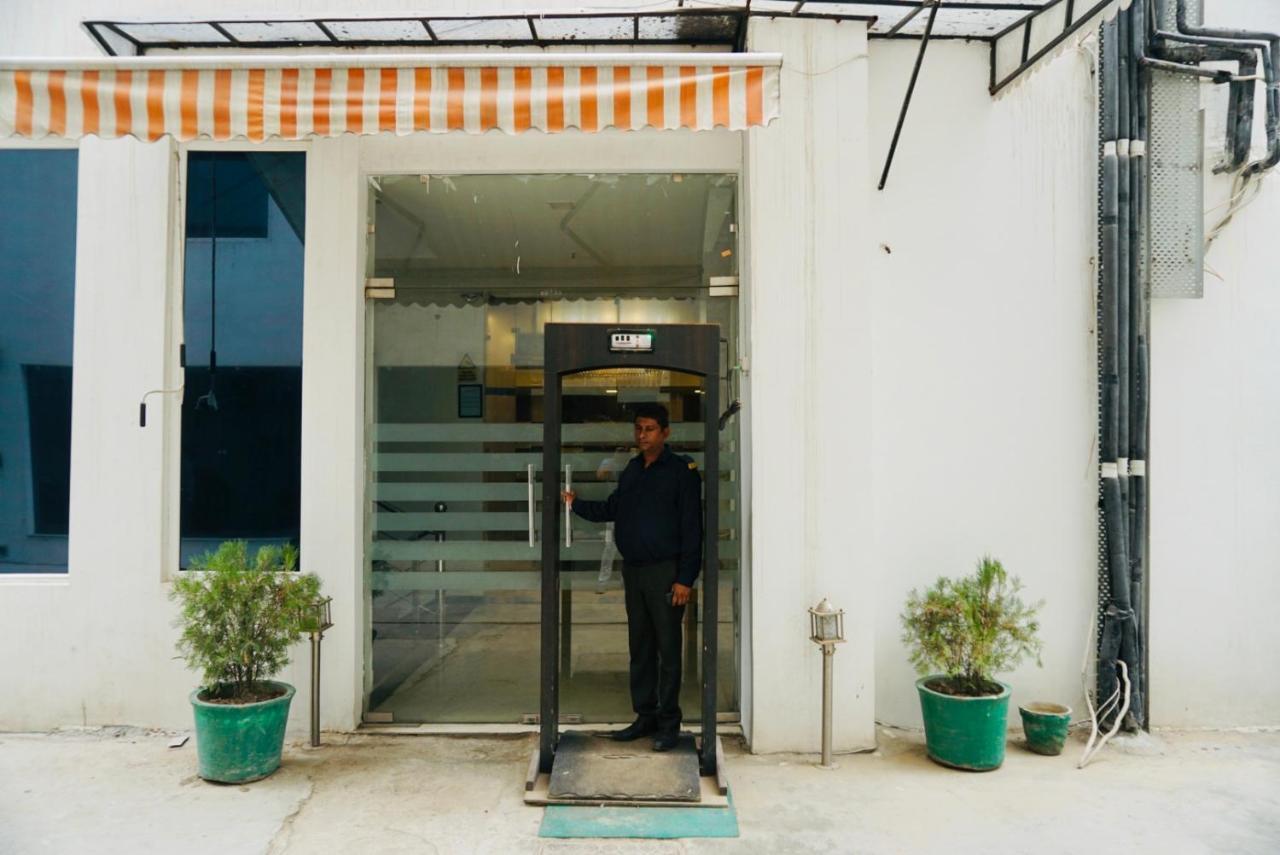 Amora Rooms Dwarka Nova Deli Exterior foto